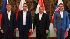 V4 zleva: český premiér Andrej Babiš, polský premiér Mateusz Morawiecki, maďarský premiér Viktor Orbán a slovenský premiér Peter Pellegrini