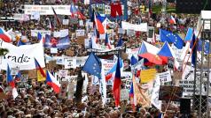 Václavské náměstí 4. června zaplnily desítky tisíc demonstrantů