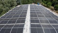 Fotovoltaická elektrárna umístěná na střechách výrobních hal a skladů Pražské strojírny