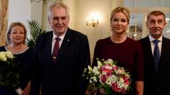 Prezident Miloš Zeman a premiér Andrej Babiš s manželkami zasedli k novoročnímu obědu na zámku v Lánech