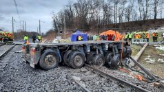 U Bohumína se srazil vlak s nákladním autem
