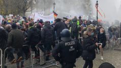 Může pandemie covidu ovlivnit volby v Německu? Němci protestovali proti mimořádným opatřením proti koronaviru, přes léto ale tyhle nálady ochladly