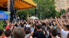 Ukrajinské kapely a zpěváci se na svém koncertním turné zastavily po Varšavě a Praze také v Budapešti