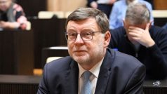 Ministr financí Zbyněk Stanjura u Ústavního soudu při jednání o valorizaci penzí