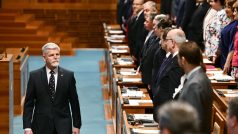 Prezident Petr Pavel přichází na zasedání Senátu