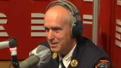 Newyorský hasič James Manahan během rozhovoru pro Radiožurnál