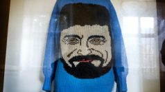 V muzeu je k vidění i ručně pletený svetr s podobiznou Waldemara Matušky, který zpěvákovi věnovala věrná fanynka