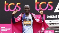 Keňský maratonec Kelvin Kiptum zaostal za světovým rekordem Kipchogeho o pouhých šestnáct vteřin