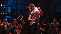 Salma Hayek Pinault a Channing Tatum ve snímku Bez kalhot: Poslední tanec