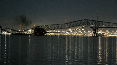 V Baltimoru se zřítil silniční most, narazila do něj nákladní loď