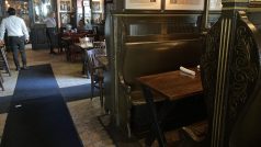 Historií na hosty Pete´s Tavern dýchne i interiér restaurace