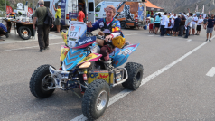 Olga Roučková v cíli Rallye Dakar