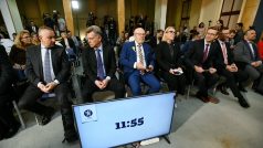 Ministři vlády Petra Fialy usedli na tiskové konferenci do první řady