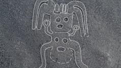 Obrazec humanoida na planině Nazca patří mezi více než stovku nově oběvených geoglyfů. Japonští vědci zvýraznili hrany erozí poničeného obrazce.
