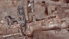 Řečtí archeologové objevili šperky, desítky mincí a zbytky domů v místech, v nichž se podle nich nacházelo bohaté antické město Tenea