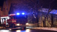 Hasiči objevili v hořícím domě ve zlínské místní části Kudlov dva mrtvé. Další člověk utrpěl popáleniny.