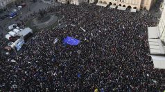 V Praze, Brně a Ostravě vyrazili v pondělí večer do ulic lidé nespokojení s vládními změnami