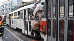 Srážka tramvají v brněnské Křížové ulici si vyžádala pět zraněných