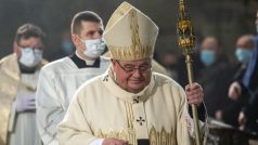 Kardinál Dominik Duka na vánoční půlnoční mše
