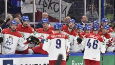 Čeští hokejisté slaví v zápase s Velkou Británií vstřelenou branku