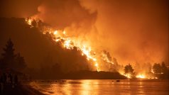 Požáry na řeckém ostrovu Evia východně od Atén