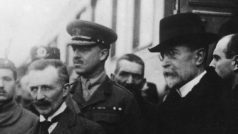 První československý prezident Tomáš Garrigue Masaryk po svém příjezdu do Prahy na Wilsonovo nádraží
