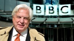 Zahraniční zpravodaj britské stanice BBC John Simpson