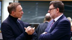 Český a německý (vlevo) ministr financí na jednání ECOFIN