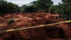 Hroby členů sekty v Keni nalezené v lese Shakahola