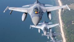 Rumunské a portugalské stíhačky F-16 na air policing misi v Litvě, 2023
