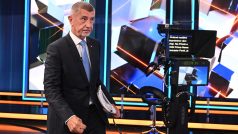 Předseda ANO Andrej Babiš při příchodu do televizního studia