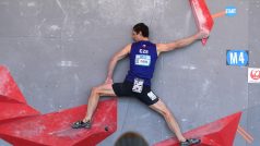Adam Ondra v sobotu na mistrovství světa v Bernu soutěží v kombinaci