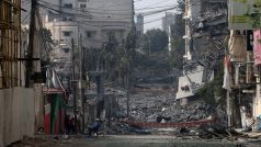 Izraelské nálety zničily přes noc stovky budov v pásmu Gazy, uvedl civilní obrana na palestinském území ovládaném Hamásem