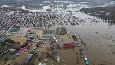 Zaplavená oblast po protržení přehrady ve městě Orsk v Orenburské oblasti v Rusku
