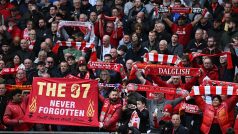Fanoušci Liverpoolu vzdali hold 97 obětem tragédie na stadionu Hillsborough
