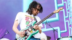Frontman kapely Weezer Rivers Cuomo během koncertu na festivalu IDAYS Festival v italském Miláně v červnu 2022