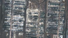 Satelitní snímky ukazují ruské vojenské síly v městečku Soloti poblíž hranic s Ukrajinou (prosinec 2021)
