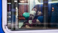 Uprchlíci z Ukrajiny na nádraží v Ostravě.