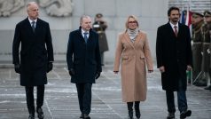 Ministryně obrany Jana Černochová přivítala své protějšky ze zemí V4 u památníku na Vítkově