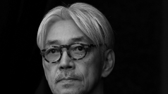 Zemřel oscarový skladatel Rjúiči Sakamoto