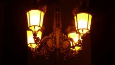 Pouliční osvětlení, veřejné osvětlení, lampa, kandelábr, vysokotlaké sodíkové světlo