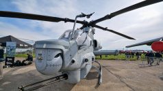 Bell AH-1Z. Vláda si vrtulníky Viper a Venom objednala od americké společnosti Bell