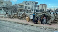 Zemětřesení o síle 7,8 stupně udeřilo na jihozápadě Turecka nedaleko hranic se Sýrií v noci z neděle na pondělí