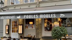 V Bruggách se restaurace specializují na přípravu slávek, ovšem najdete je skoro v každém belgickém podniku, většinou s tradičními hranolkami