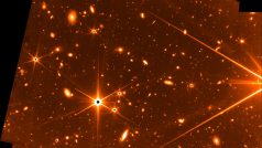 Webbův senzor FGS (Fine Guidance Sensor) nedávno zachytil pohled na hvězdy a galaxie, který poskytuje lákavý pohled na to, co odhalí v budoucnu vědecké přístroje dalekohledu.