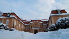 Barokní zámek Štiřín v zimě