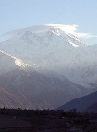 Nanga Parbat, nazývaná Hora zabiják. V jejím stínu byla zabita Kateřina.