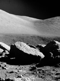 Povrch Měsíce vyfotografovaný posádkou Apolla 17