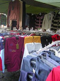 textil na tržnici (ilustr. foto)