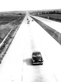 Dálnice D1 - první dny provozu v roce 1971